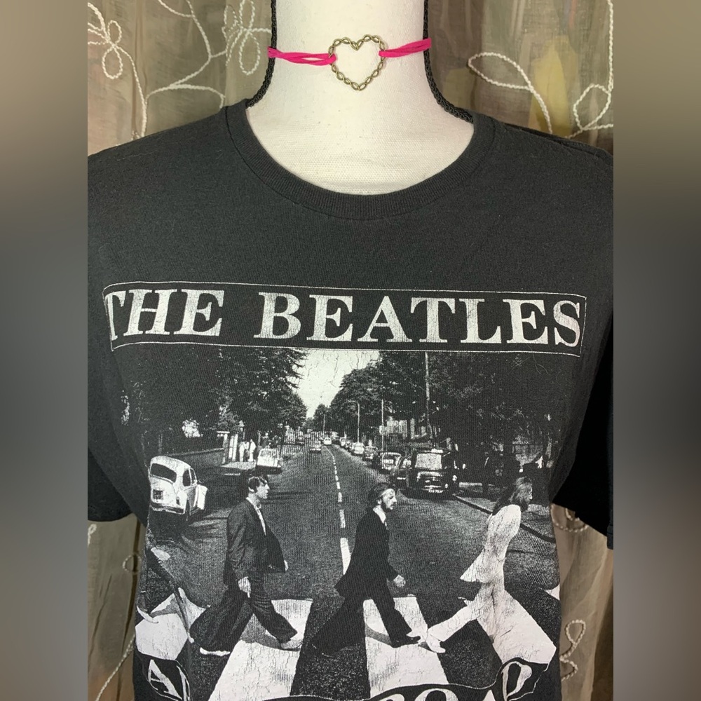 Beatles Abbey Road Black and White Tee Shirt - Picture 3 of 10
